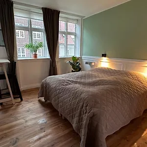 carolinas-apartments-christianshavn.copenhagenhotelselect.com/